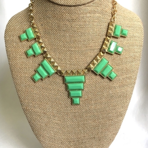 𝅺3/$29! Aztec Tribal Jade Green Statement Necklace - Picture 1 of 5